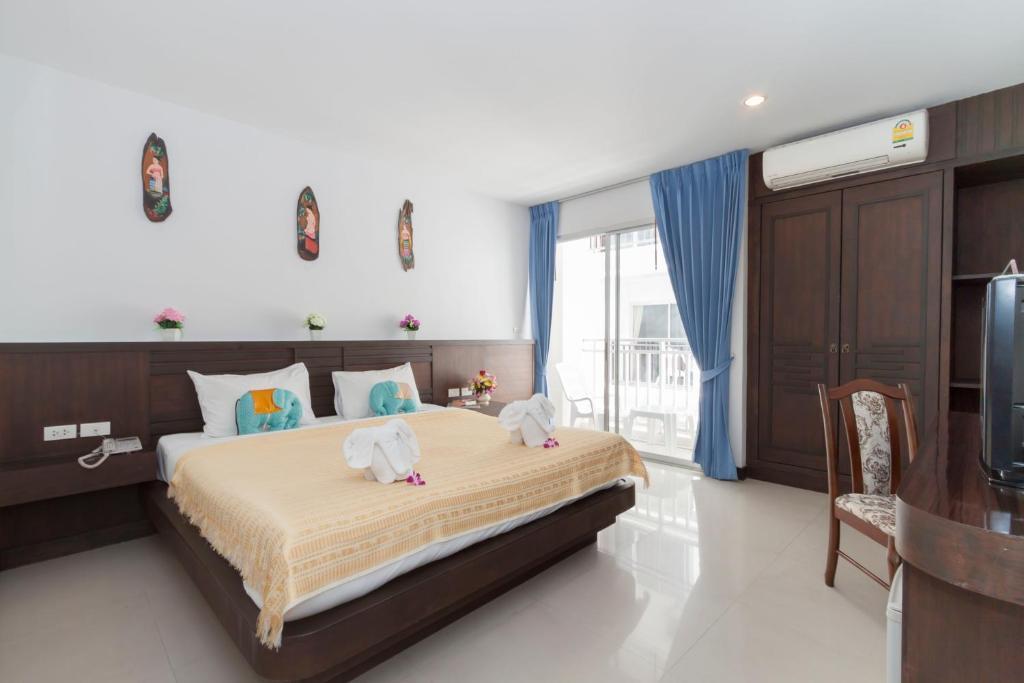 Larn Park Resortel Patong Room photo