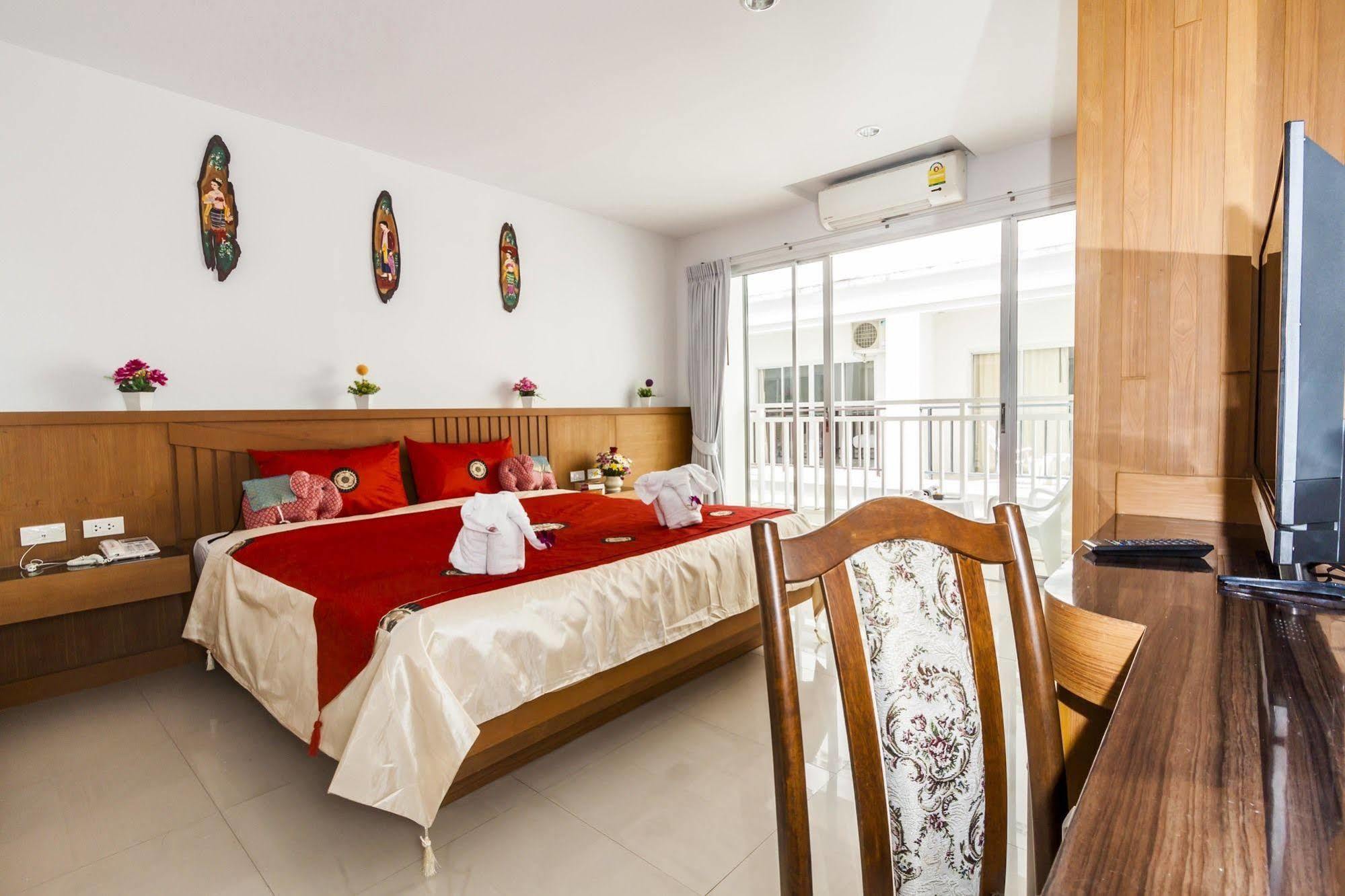 Larn Park Resortel Patong Exterior photo