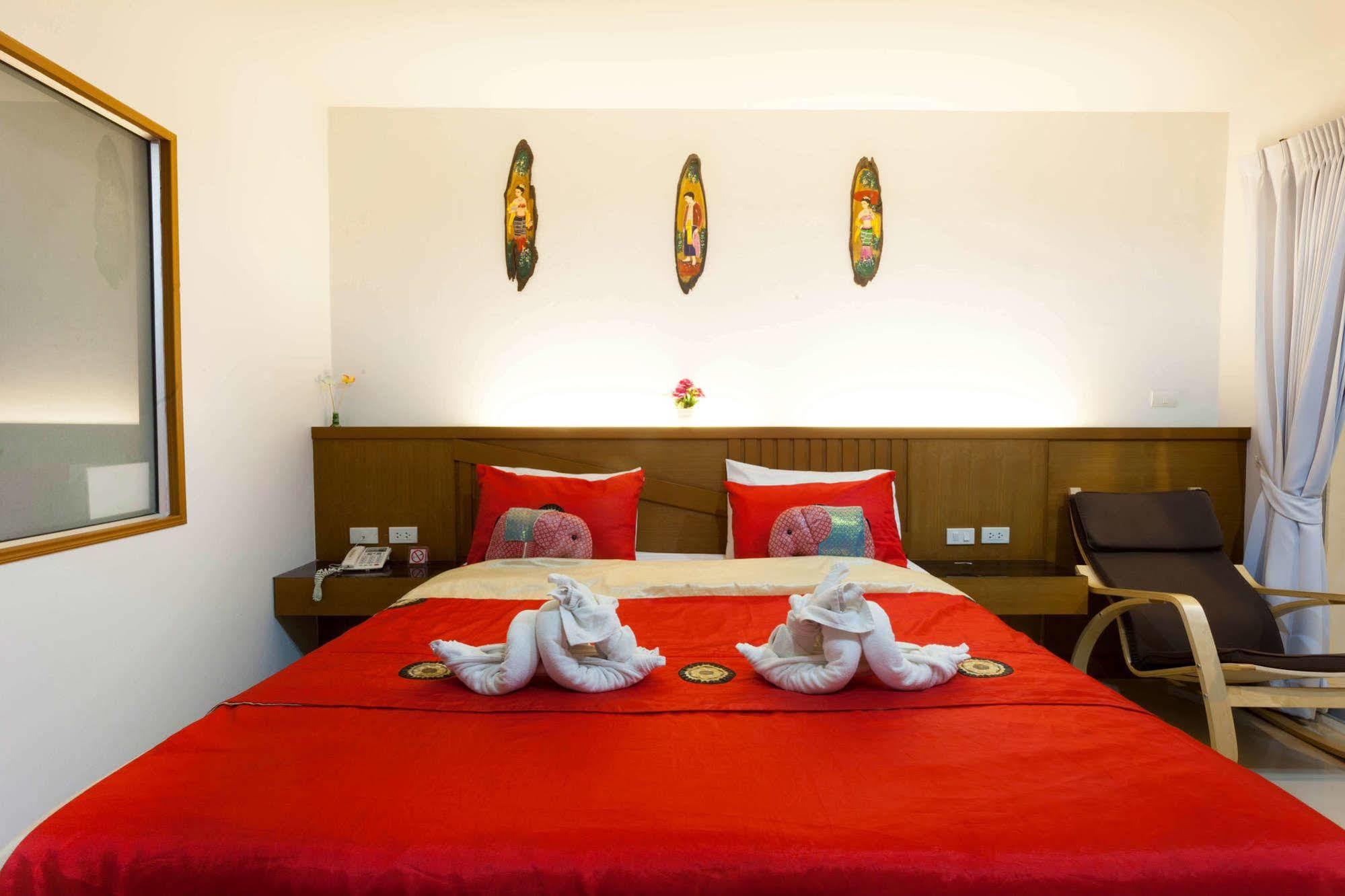 Larn Park Resortel Patong Exterior photo